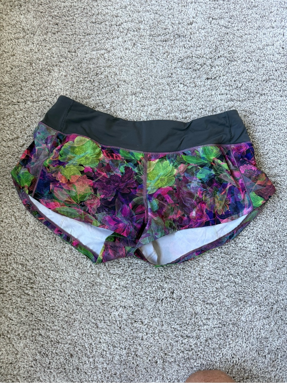 Lululemon Speed Up Short 2.5 inch Inseam